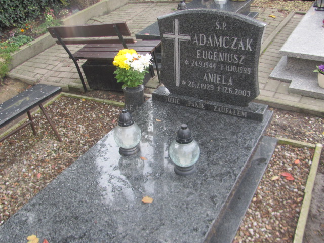 Grób Aniela Adamczak