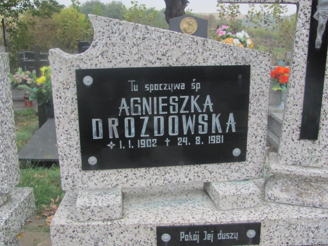 Agnieszka Drozdowska 1902 Trzebnica - Grobonet - Wyszukiwarka osób pochowanych