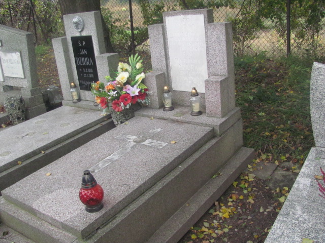 Grób Marianna Dziura